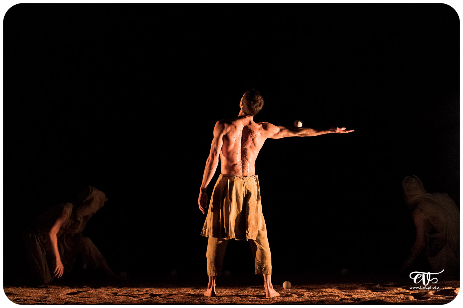 MY LAND (RECIRQUEL COMPANY)